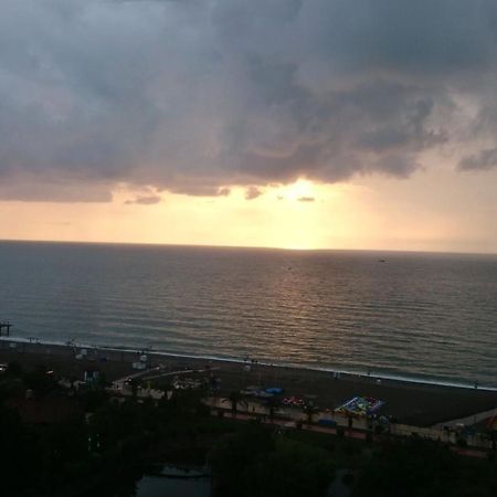 E&S Apartment - Sunset & Sea View Μπατούμι Εξωτερικό φωτογραφία