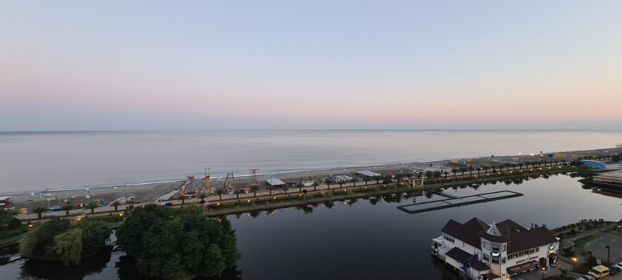 E&S Apartment - Sunset & Sea View Μπατούμι Εξωτερικό φωτογραφία